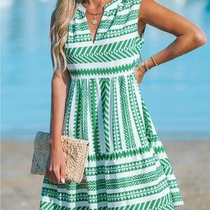 Cupshe - Green and White Geometric Mini Dress